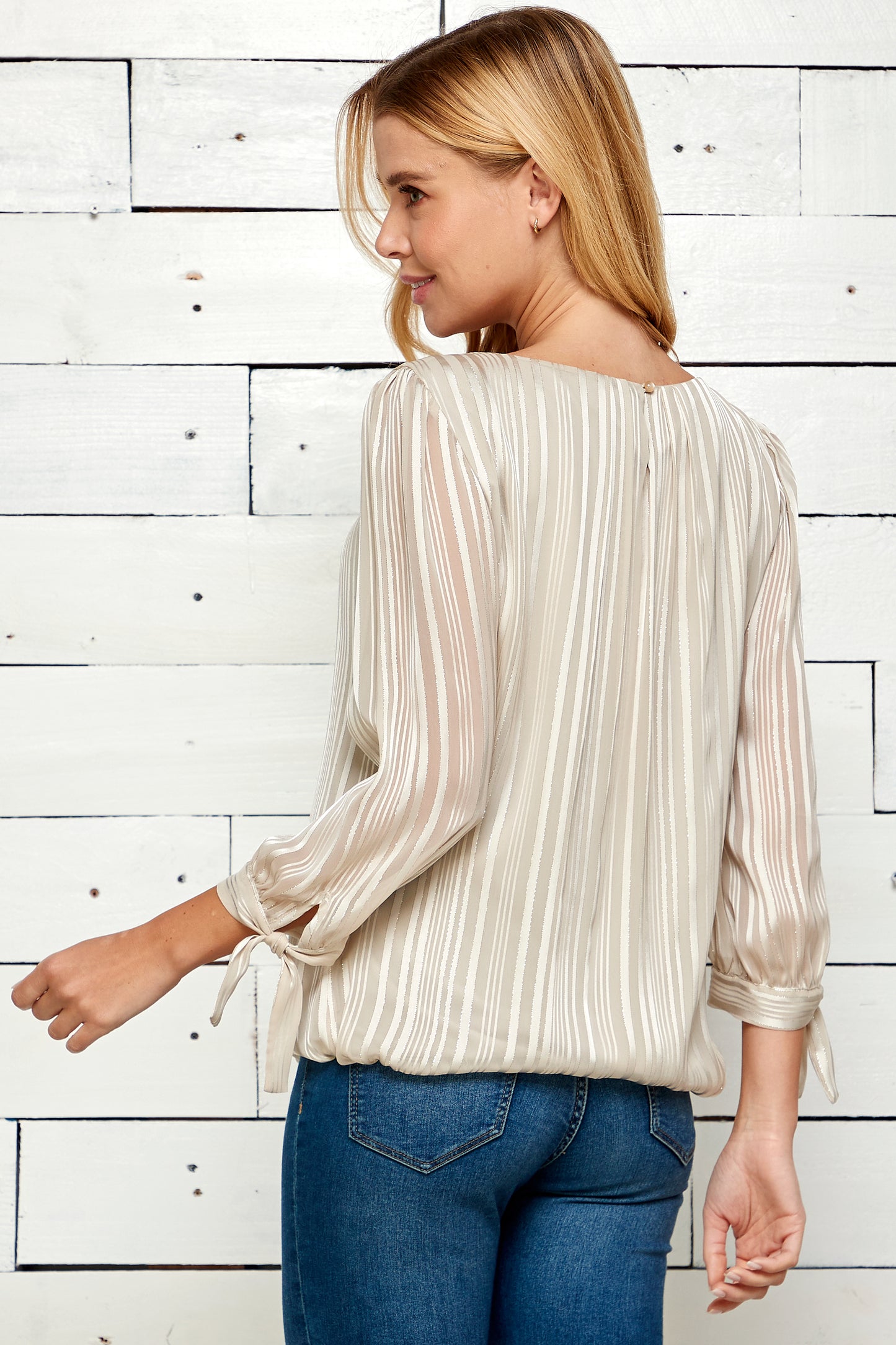 Three Quarter Tie Sleeve Bubble Top