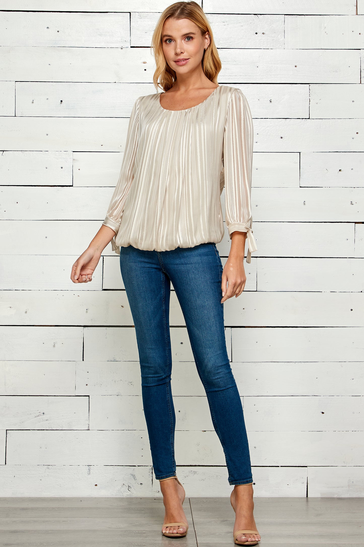 Three Quarter Tie Sleeve Bubble Top