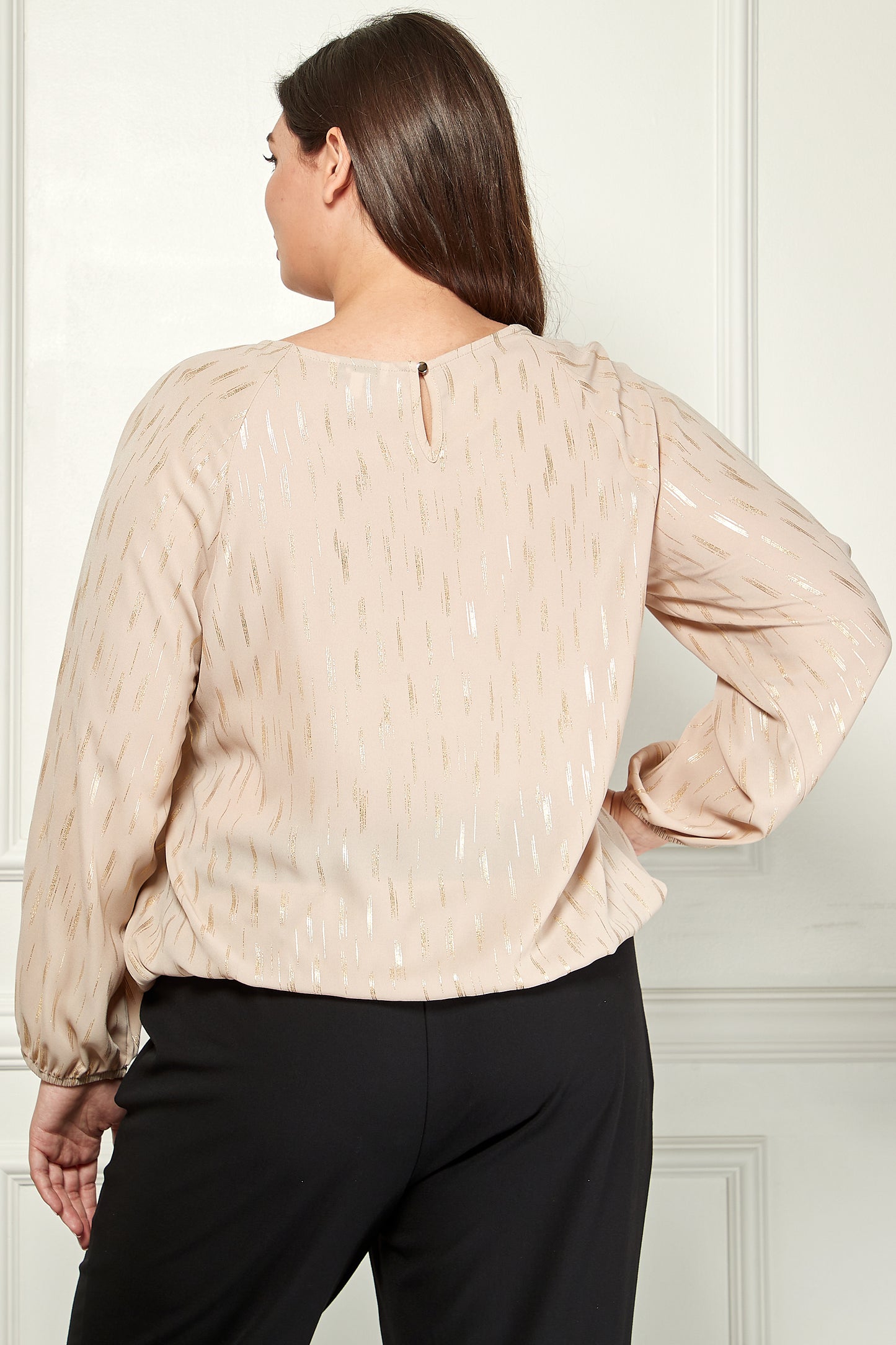 Plus Long Sleeve V-Chain Trim Cutout Bubble Top