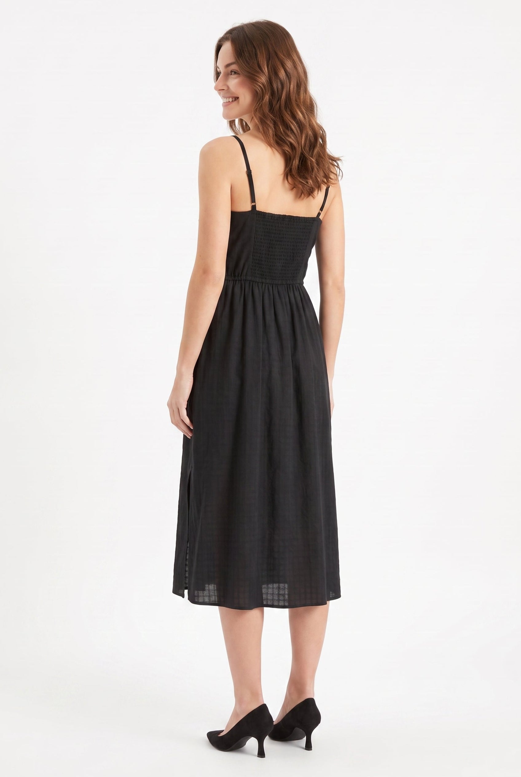 model_back_full_body_1785176640538.jpeg