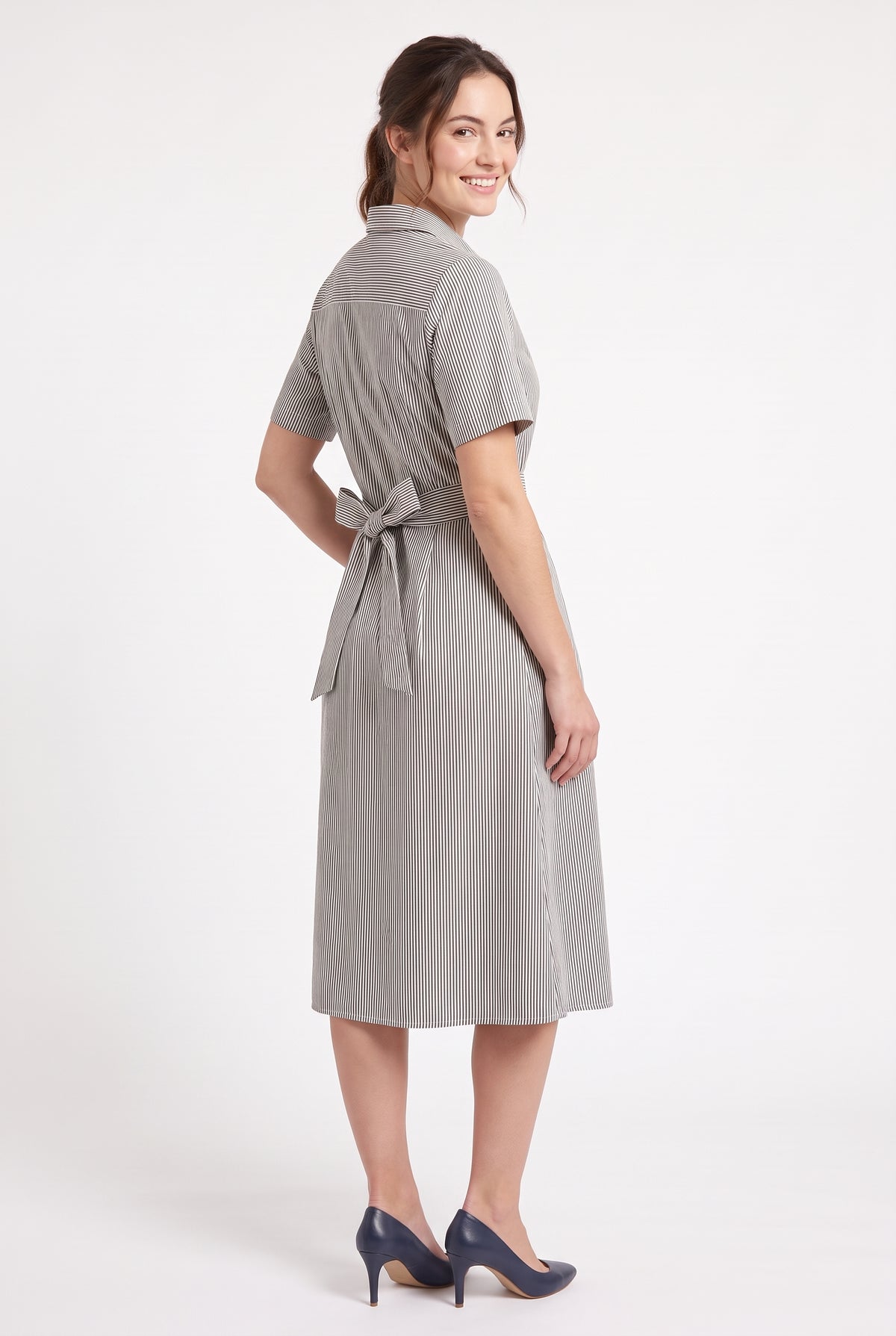 model_back_full_body_1789514842828.jpeg