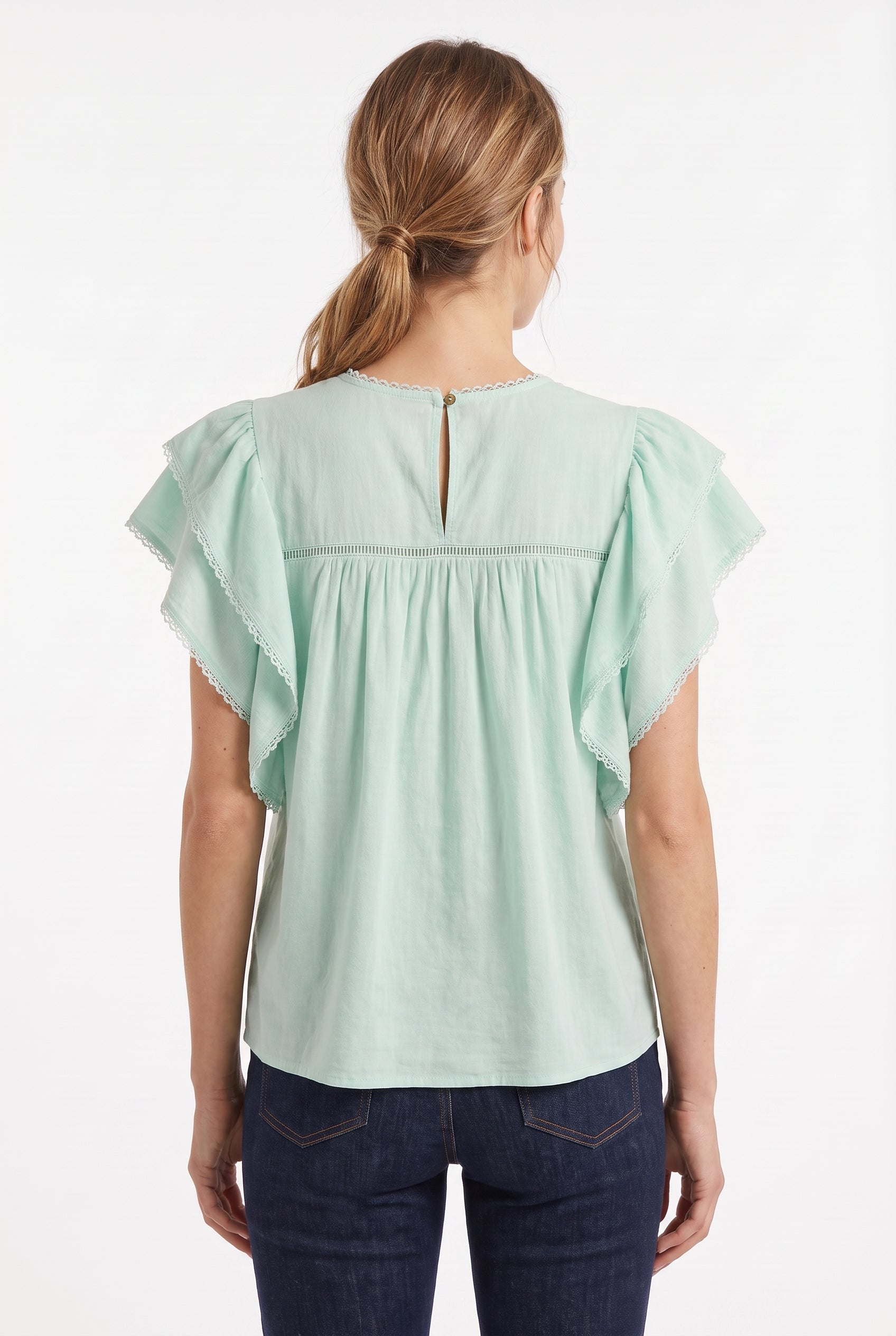 model_back_top_half_1785279675962.jpeg