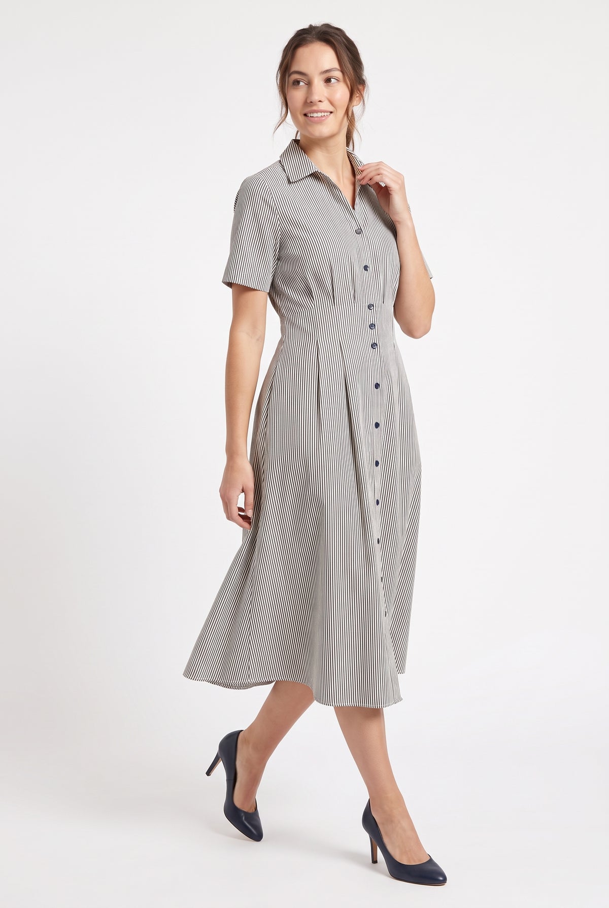 model_front_lifestyle_1789512927175.jpeg