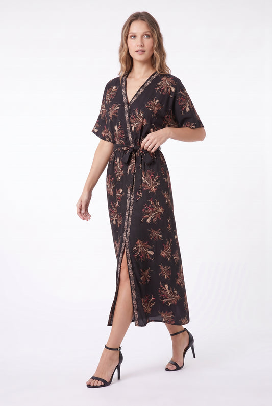 model_front_lifestyle_1790985773365.jpeg